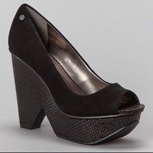 Calvin Klein Kainen Black Platform Peep Toe Wedge Shoes Heels Size 8.5